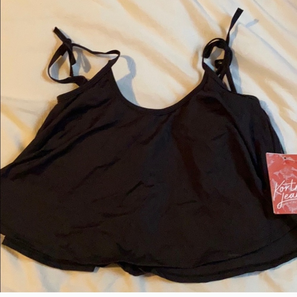 Black M Kortni Jean Swing Top. NWT.